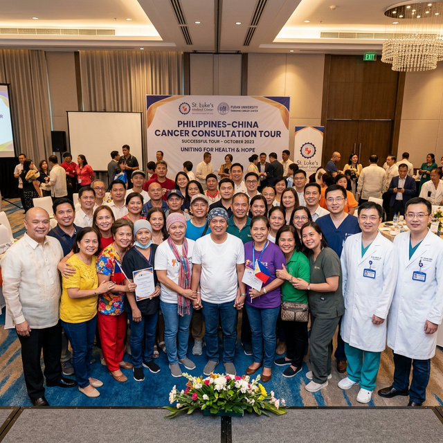 Group photo after consultation tour